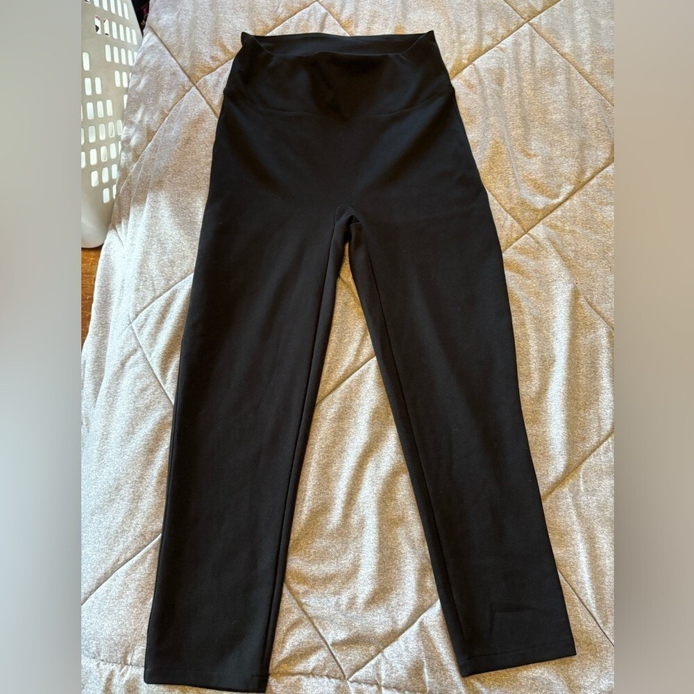 Assets by Spanx Red Hot Label Black High Waisted Cropped Leggings SH1815‎ Mens M